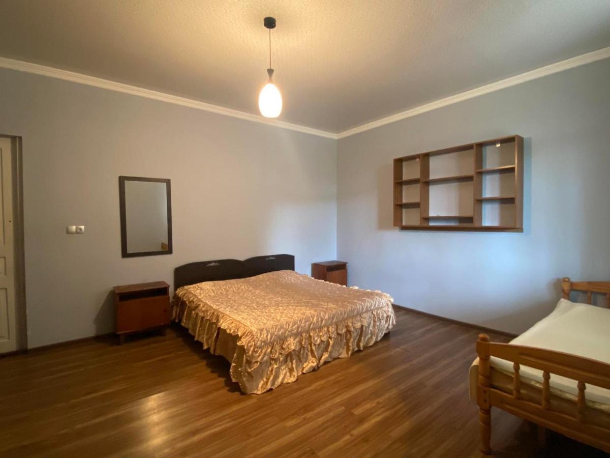 Natia Guest House Кобулети Екстериор снимка